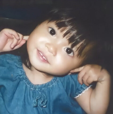 飯沼愛・３歳の頃の写真